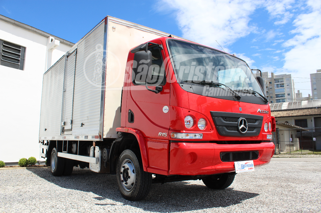 CAMINHAO MERCEDES-BENZ MB 815 Baú Térmico 3/4 4x2 São Cristóvão Caminhões SAO JOSE SANTA CATARINA SC